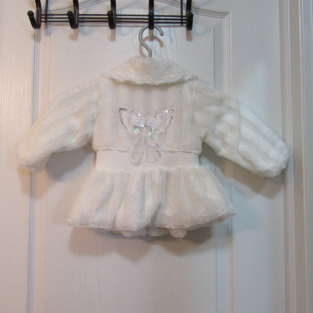 Little girl Toddler Size Coat size Medium Cup Cake